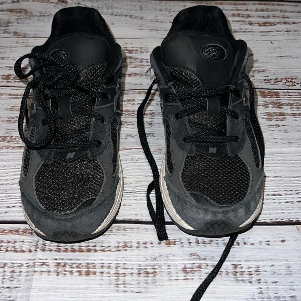 New balance for boys sneakers